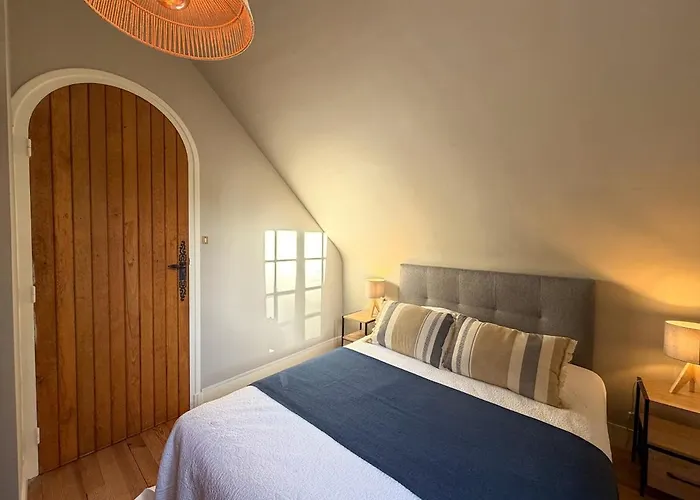 Le Clos Des Pins - - Paisible Hébergement de vacances