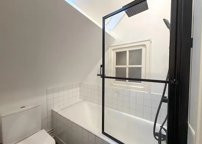 Hébergement de vacances Le Clos Des Pins - - Paisible